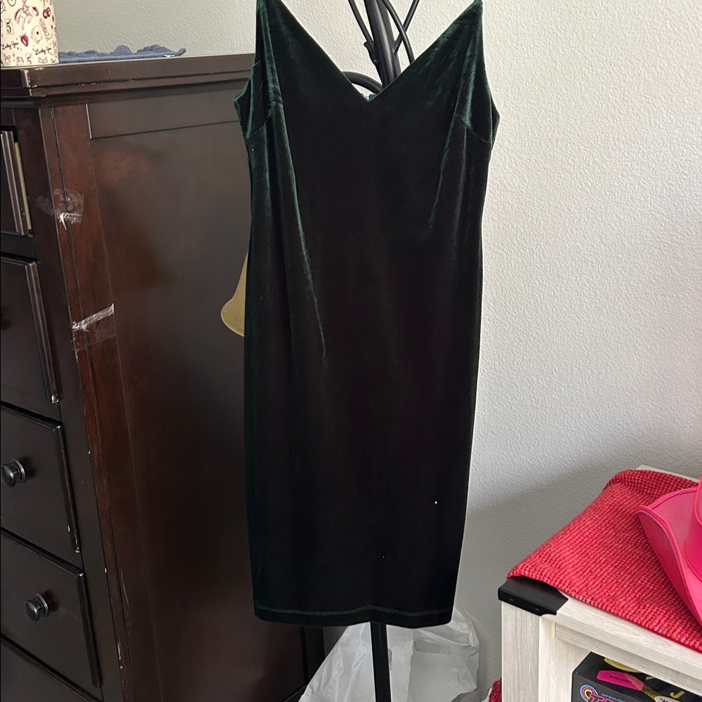 Elegant Velvet Dress in Deep Green